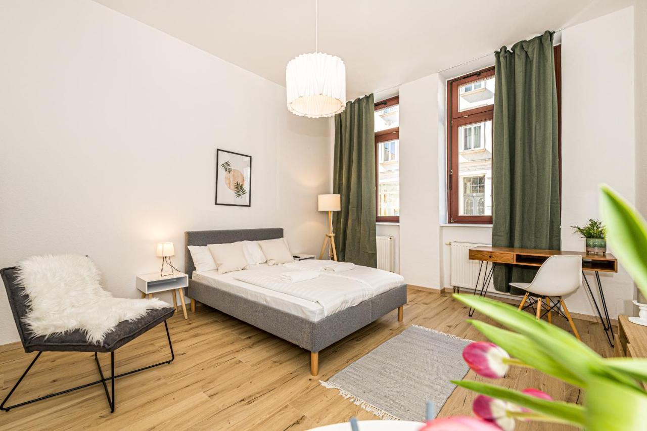 Ruhige Und Stilvolle Wohnung Am Clara-Zetkin-Park Lipsk Zewnętrze zdjęcie
