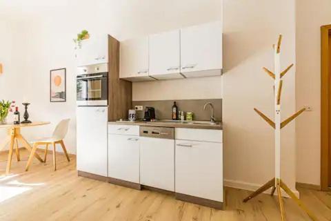 Ruhige Und Stilvolle Wohnung Am Clara-Zetkin-Park Lipsk Zewnętrze zdjęcie